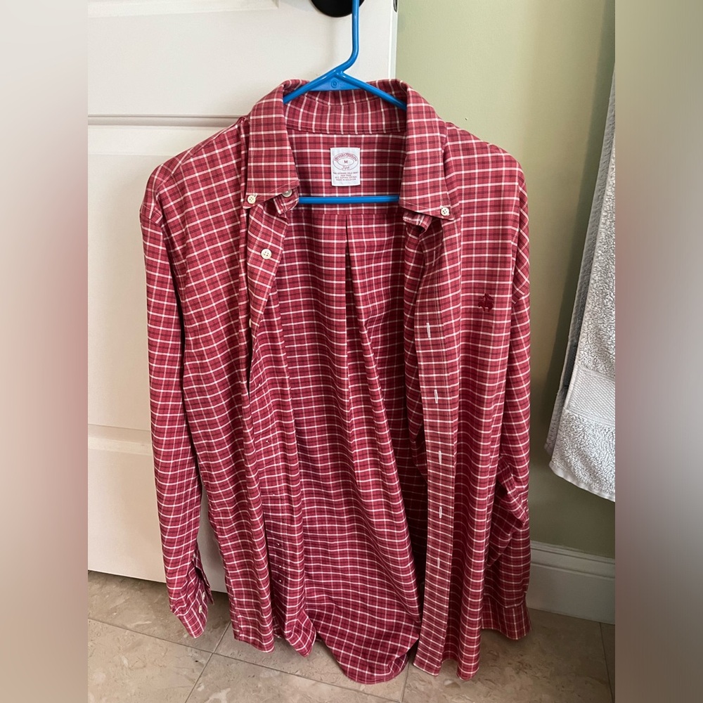 Brooks brothers men’s medium red button down